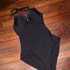 NWOT Black one piece underwire old navy swimsuit